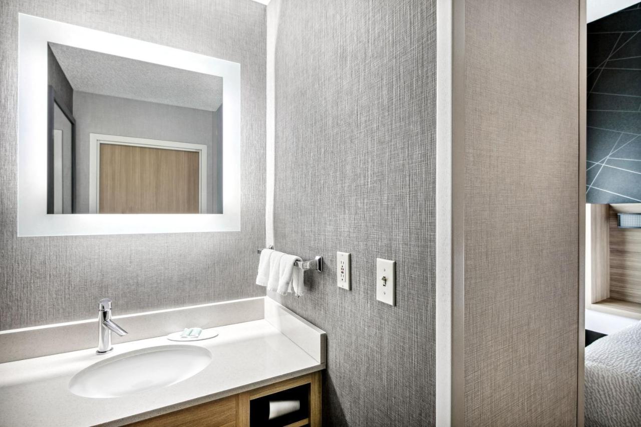 Springhill Suites Anchorage Midtown Екстериор снимка
