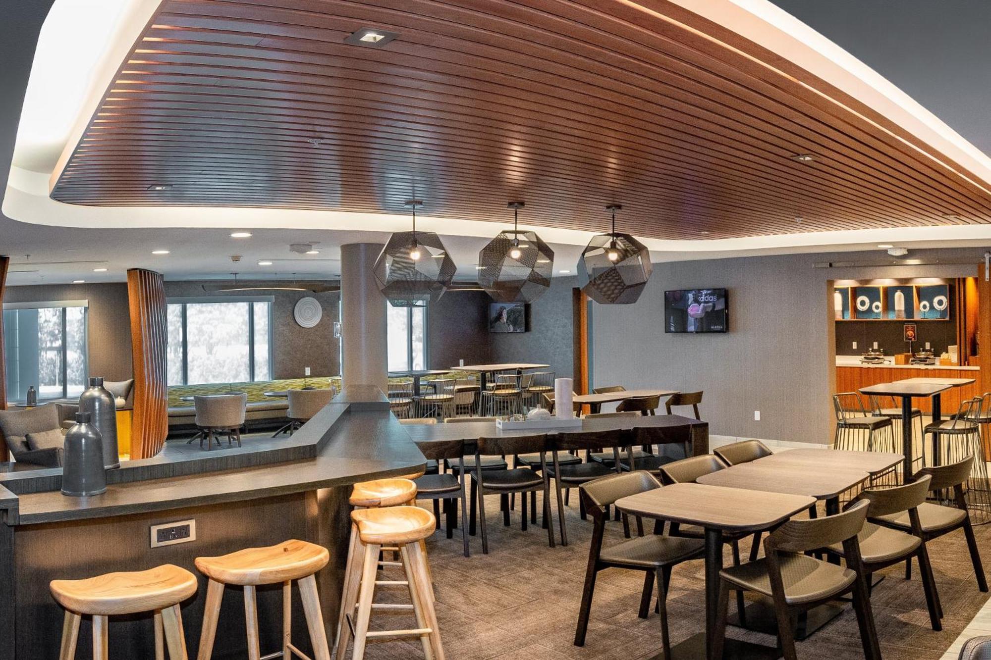 Springhill Suites Anchorage Midtown Екстериор снимка